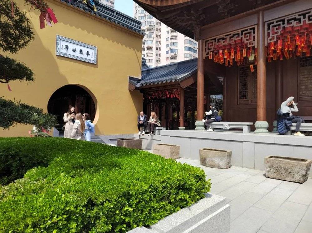 賭波：上海的寺廟真的越來越潮了